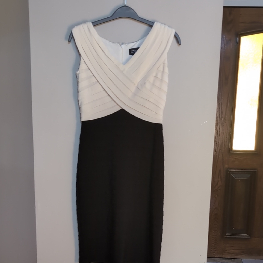 Adrianna Papell White Ruched Sheath Midi Dress